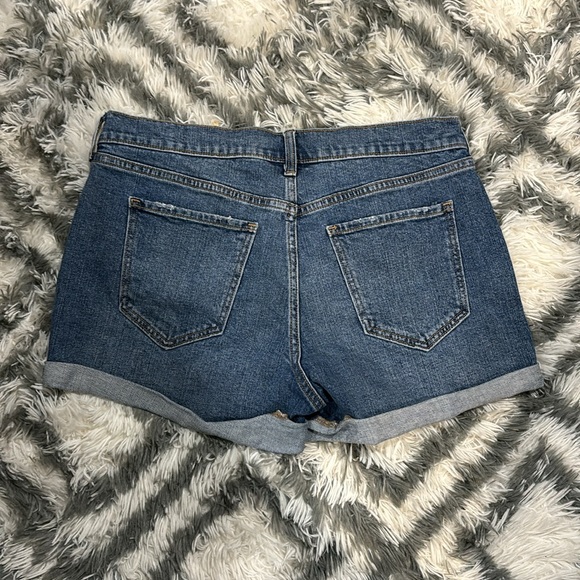 Old Navy Boyfriend Shorts - Picture 2 of 3